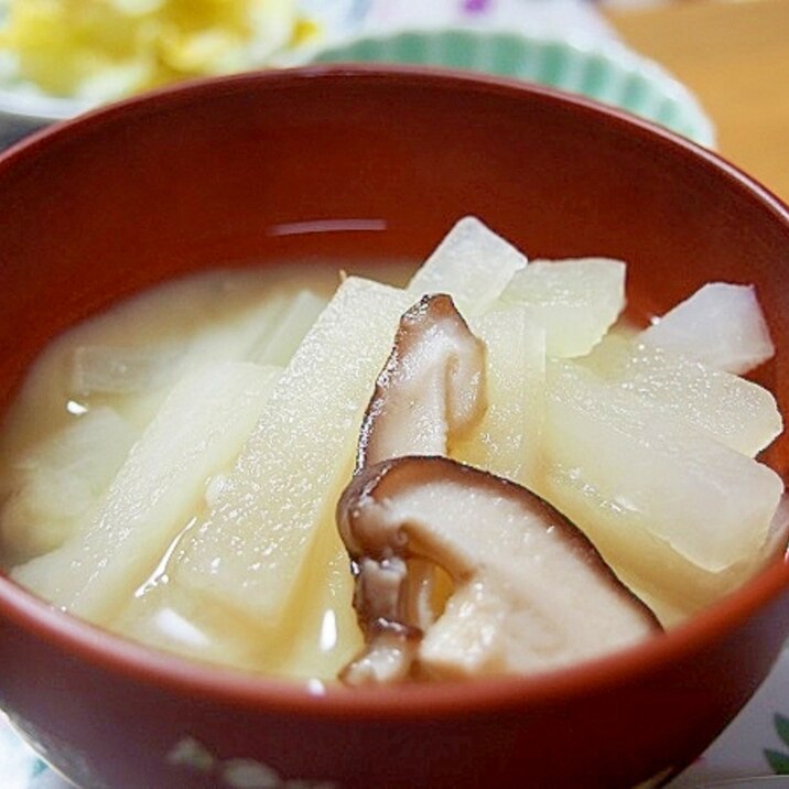 大根と椎茸のお味噌汁 レシピ 作り方 By よっちごはん 楽天レシピ 大根と椎茸のお味噌汁 レシピ 作り方 By よっちごはん 楽天レシピ